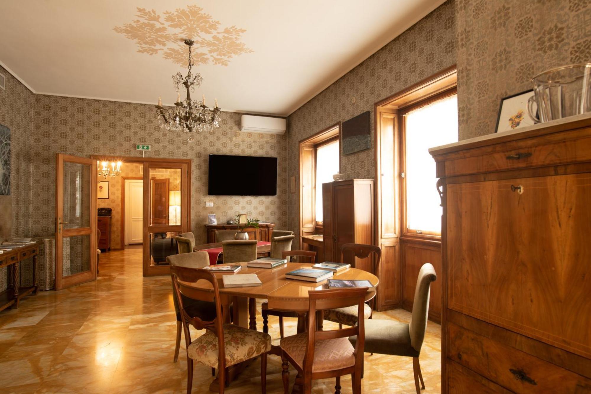 Locanda Dei Buoni E Cattivi カリアリ エクステリア 写真