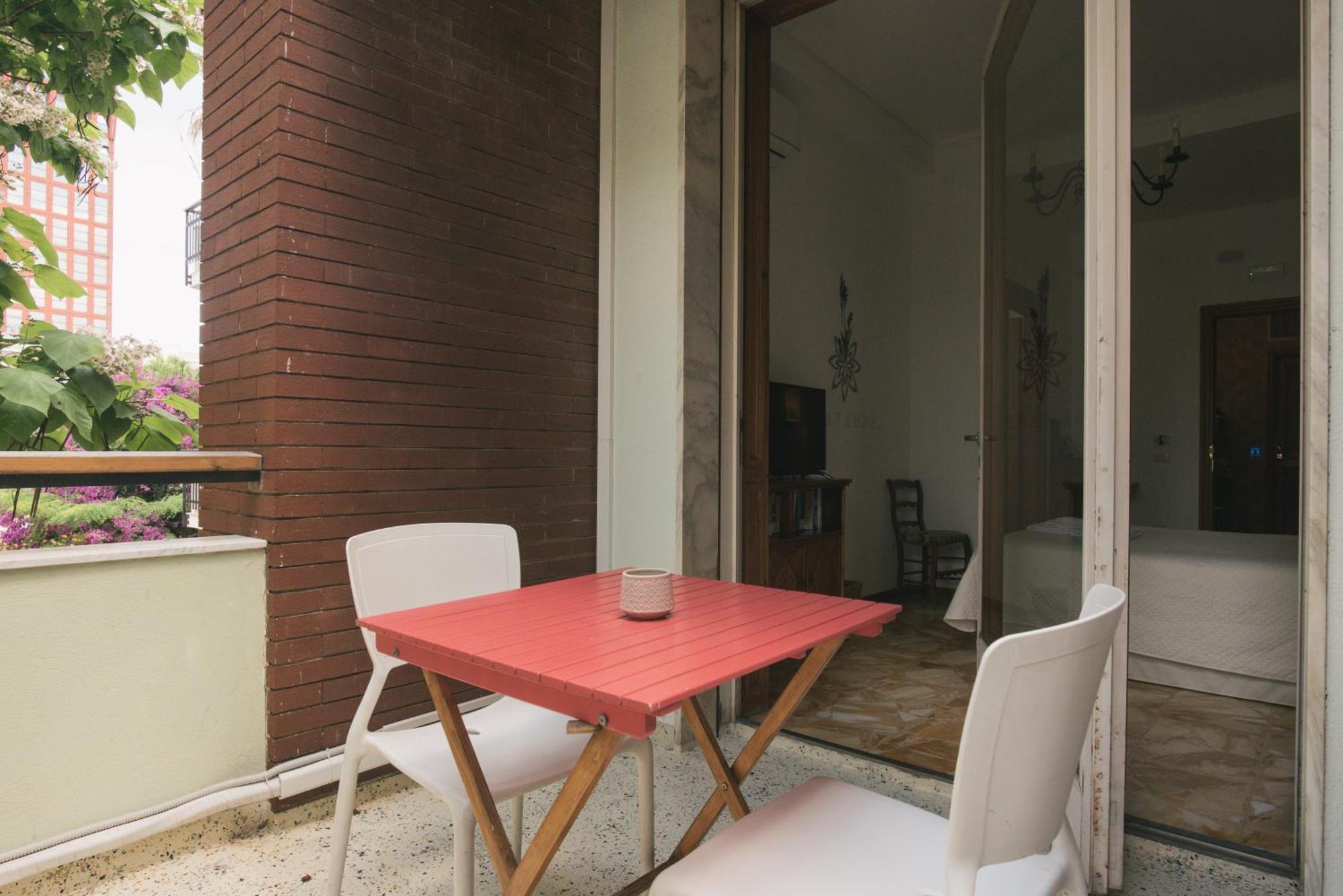 Locanda Dei Buoni E Cattivi カリアリ エクステリア 写真